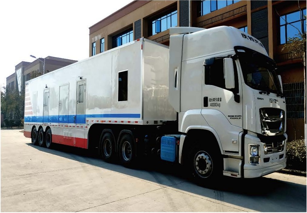 Mobile MRI Semi-trailer — Portfolio photograph