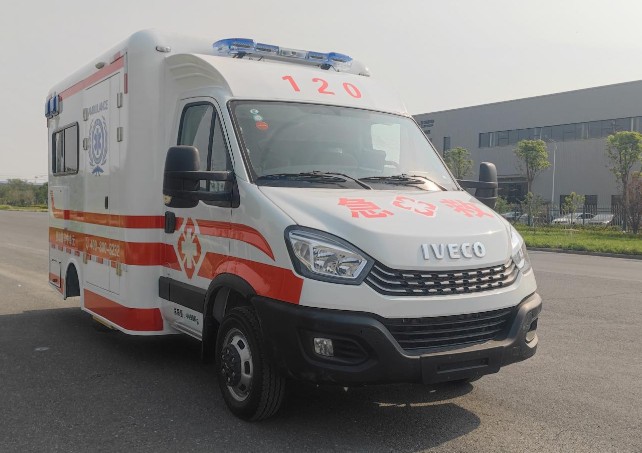 IVECO 2WD Box Ambulance: vehicle, equipment or layout reference from the product series.